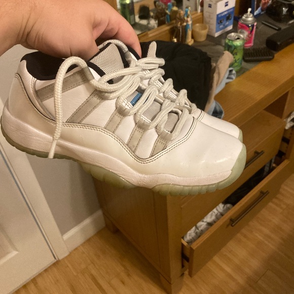 Size 6.5y Jordan 11 “Legend Blue” Low Top - Picture 2 of 6